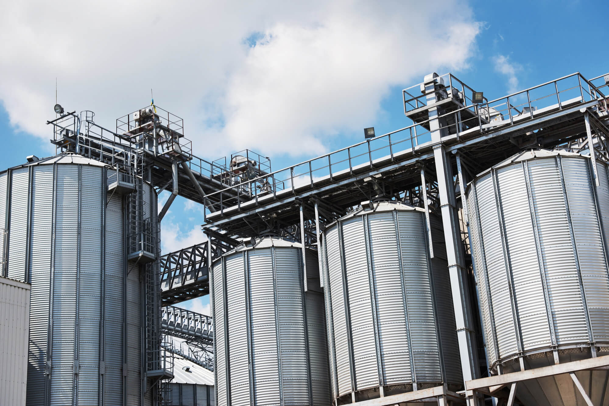 agricultural-silos-building-exterior (1)