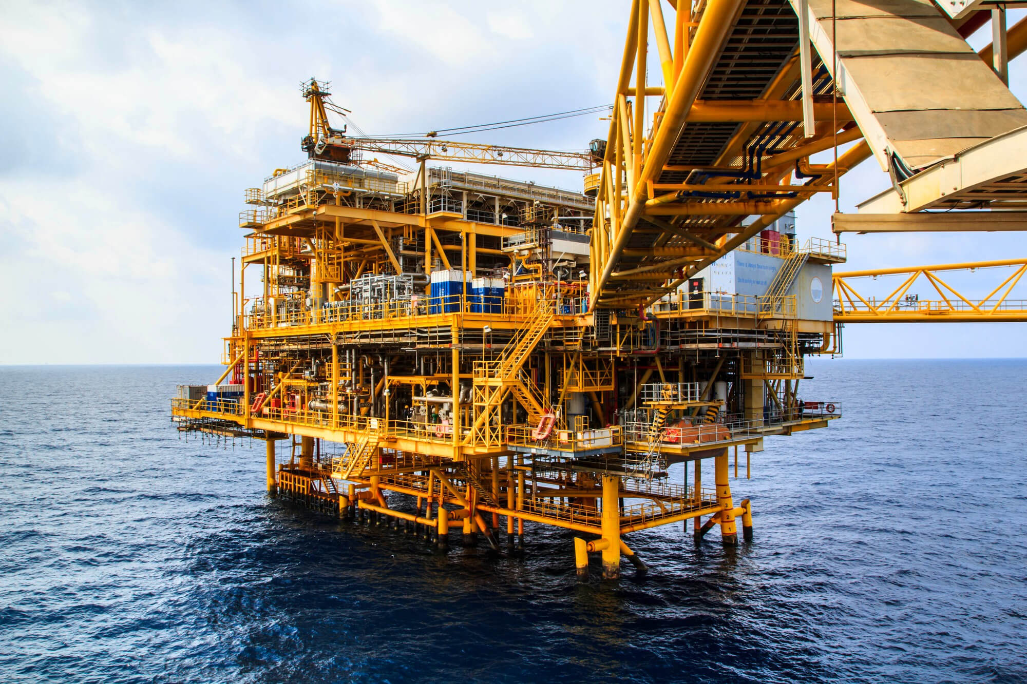 offshore-industry-oil-gas-production-petroleum-pipeline (1)